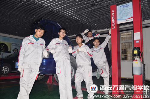 技能人才受追捧 初高中生择校纷纷学汽修